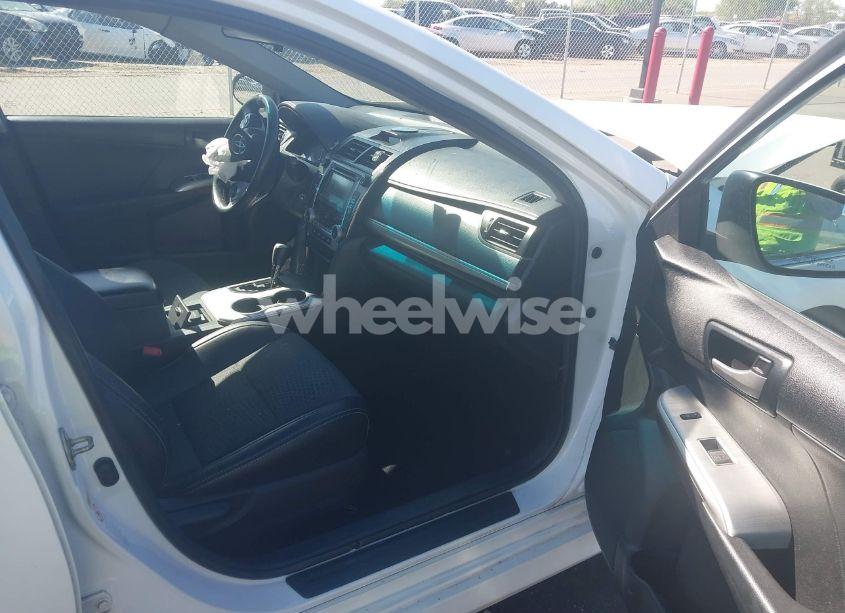 Photo 5 of 2014 Toyota Camry SE (VIN 4T1BF1FK3EU862971)