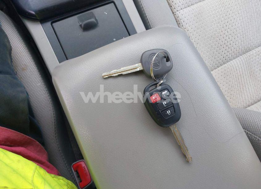 Photo 11 of 2014 Toyota Camry LE (VIN 4T1BF1FK3EU863649)