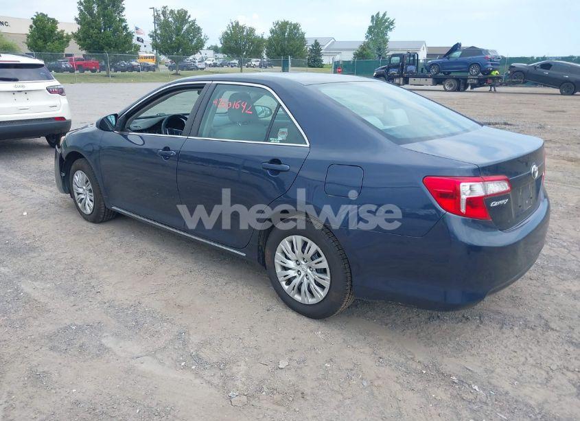 Photo 3 of 2014 Toyota Camry LE (VIN 4T1BF1FK3EU863649)