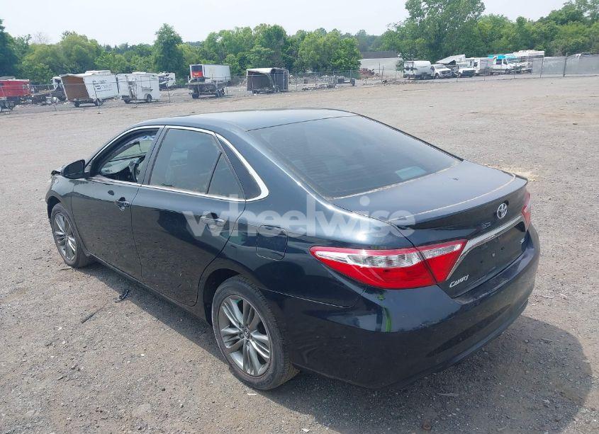 Photo 3 of 2015 Toyota Camry SE (VIN 4T1BF1FK3FU019791)