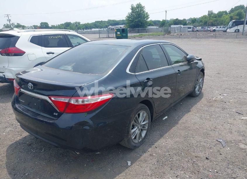 Photo 4 of 2015 Toyota Camry SE (VIN 4T1BF1FK3FU019791)