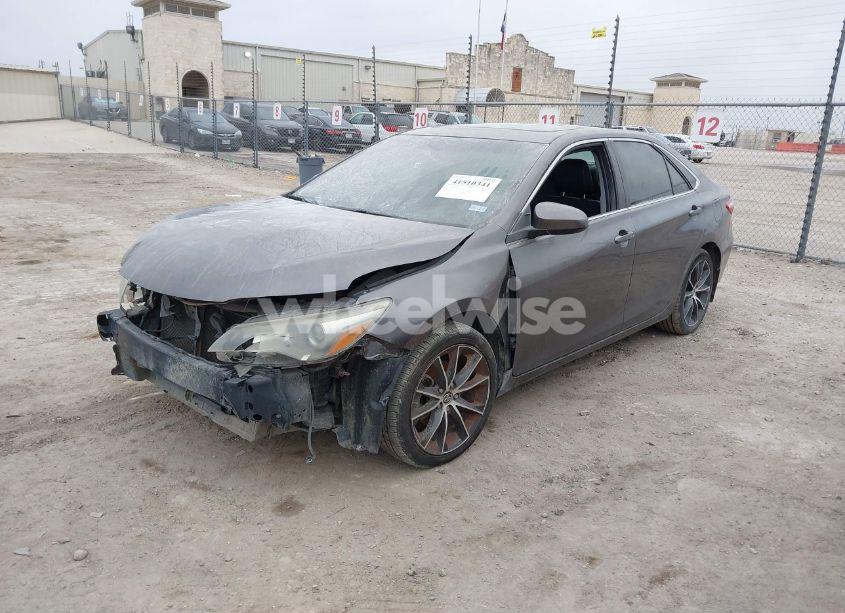 Photo 2 of 2015 Toyota Camry XSE (VIN 4T1BF1FK3FU021251)