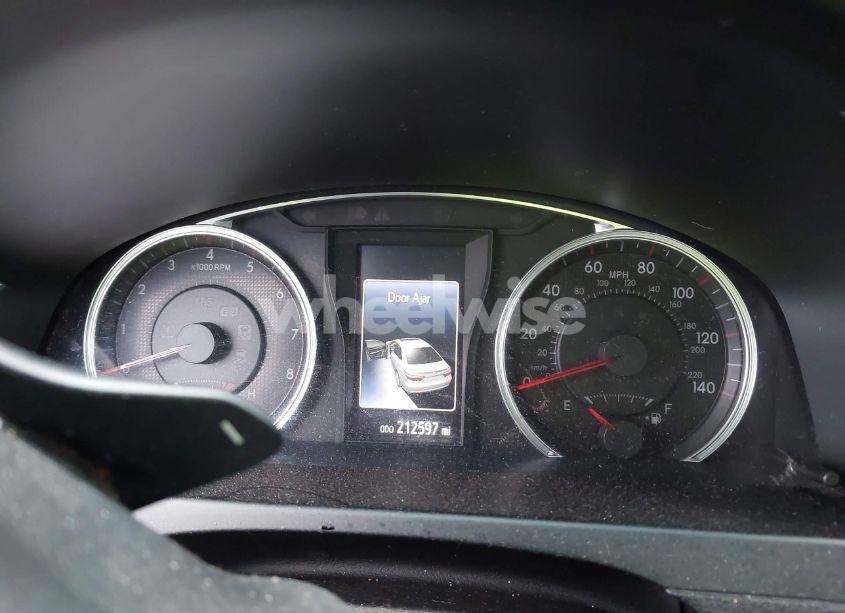 Photo 7 of 2015 Toyota Camry XSE (VIN 4T1BF1FK3FU021251)