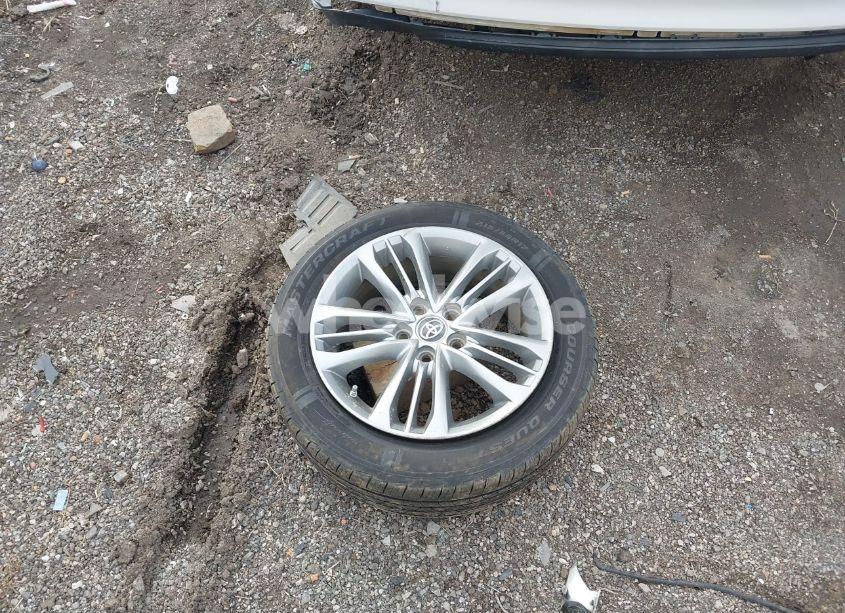 Photo 12 of 2015 Toyota Camry SE (VIN 4T1BF1FK3FU040687)