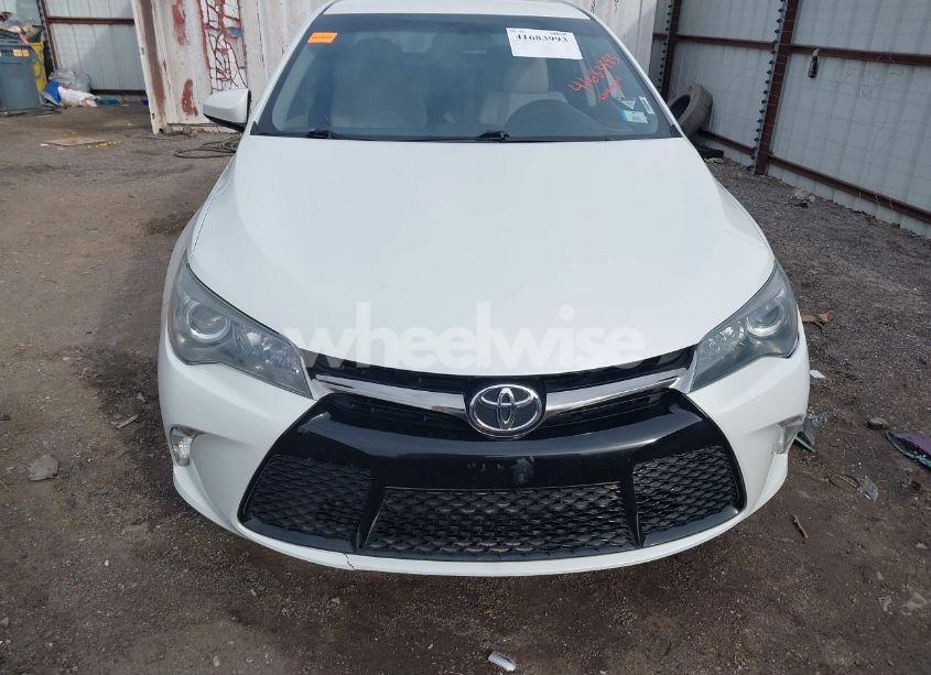 Photo 13 of 2015 Toyota Camry SE (VIN 4T1BF1FK3FU040687)