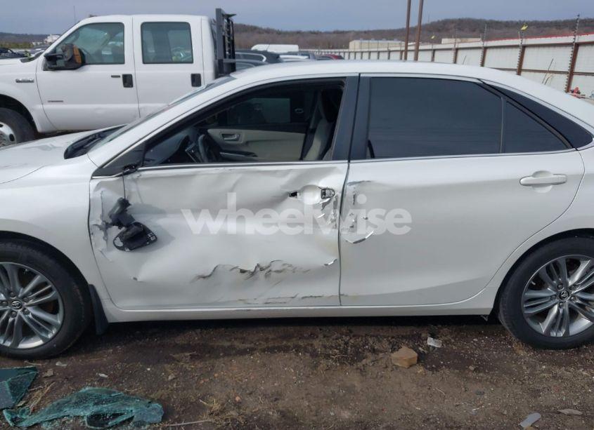 Photo 15 of 2015 Toyota Camry SE (VIN 4T1BF1FK3FU040687)