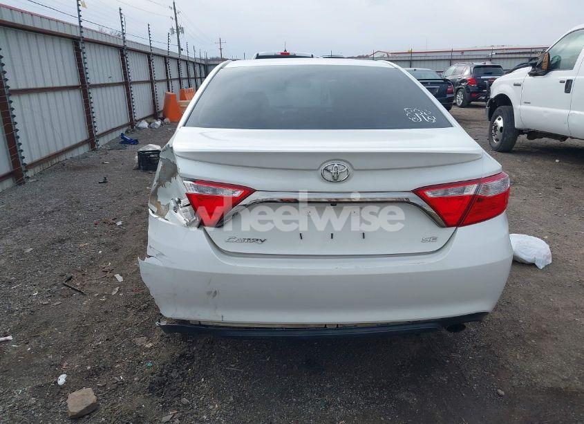 Photo 17 of 2015 Toyota Camry SE (VIN 4T1BF1FK3FU040687)