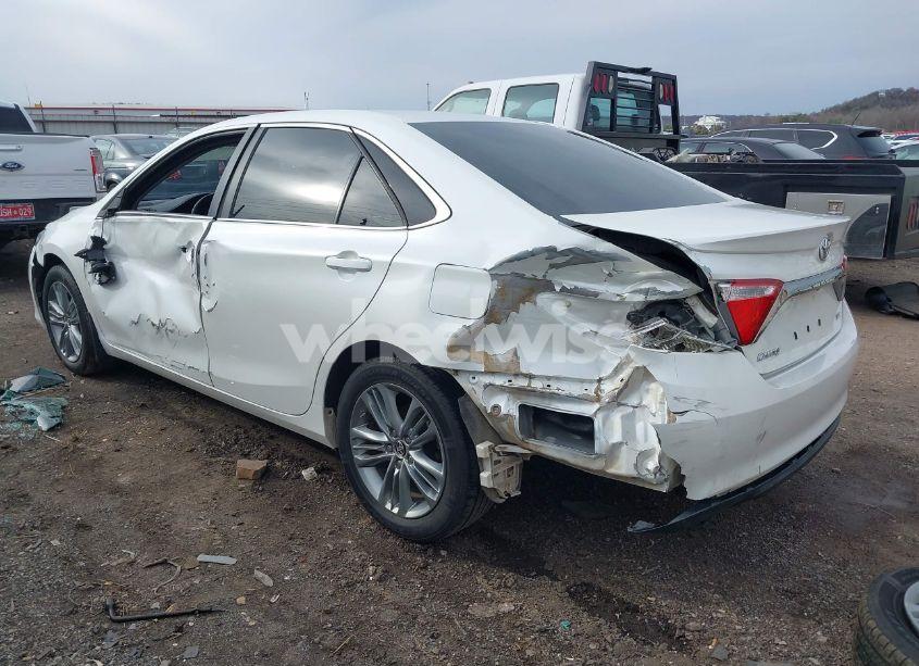 Photo 3 of 2015 Toyota Camry SE (VIN 4T1BF1FK3FU040687)