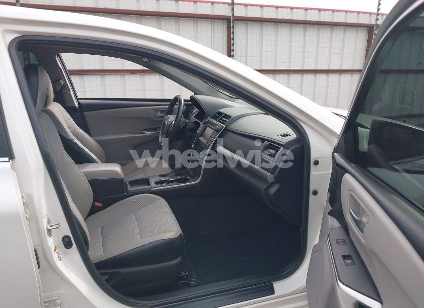 Photo 5 of 2015 Toyota Camry SE (VIN 4T1BF1FK3FU040687)