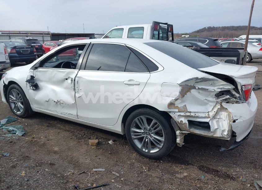 Photo 6 of 2015 Toyota Camry SE (VIN 4T1BF1FK3FU040687)