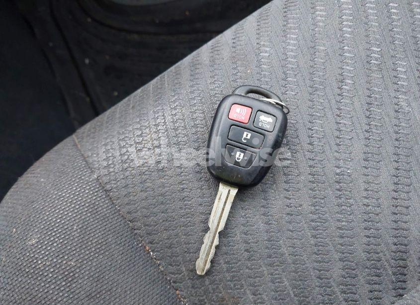 Photo 11 of 2015 Toyota Camry LE (VIN 4T1BF1FK3FU041404)