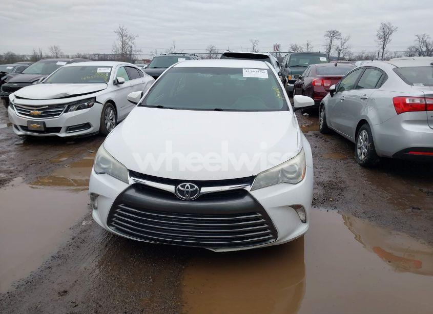 Photo 12 of 2015 Toyota Camry LE (VIN 4T1BF1FK3FU041404)