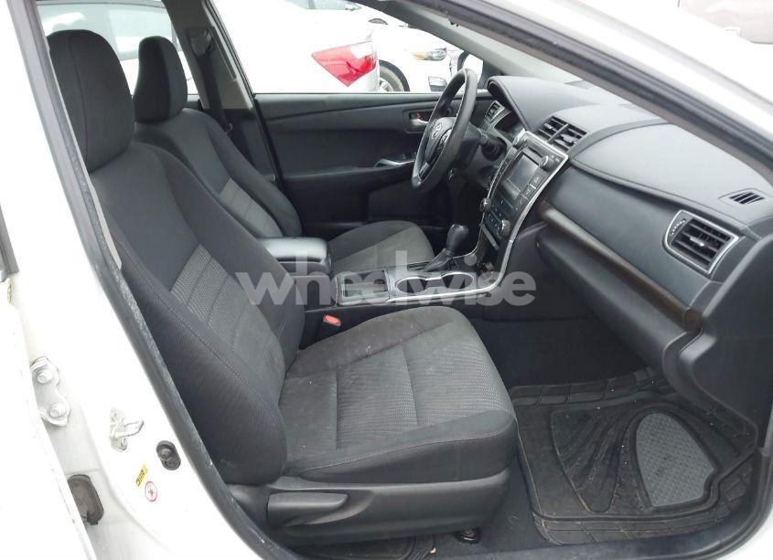Photo 5 of 2015 Toyota Camry LE (VIN 4T1BF1FK3FU041404)