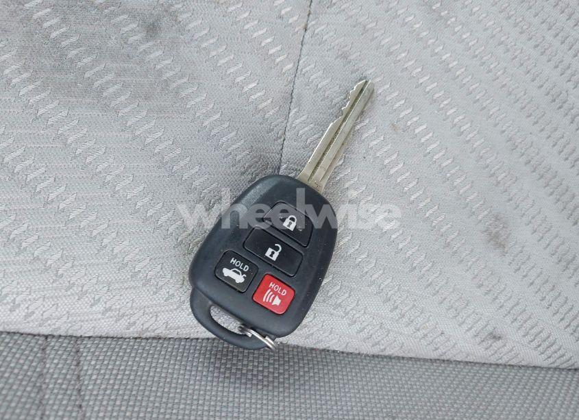 Photo 11 of 2015 Toyota Camry LE (VIN 4T1BF1FK3FU043251)