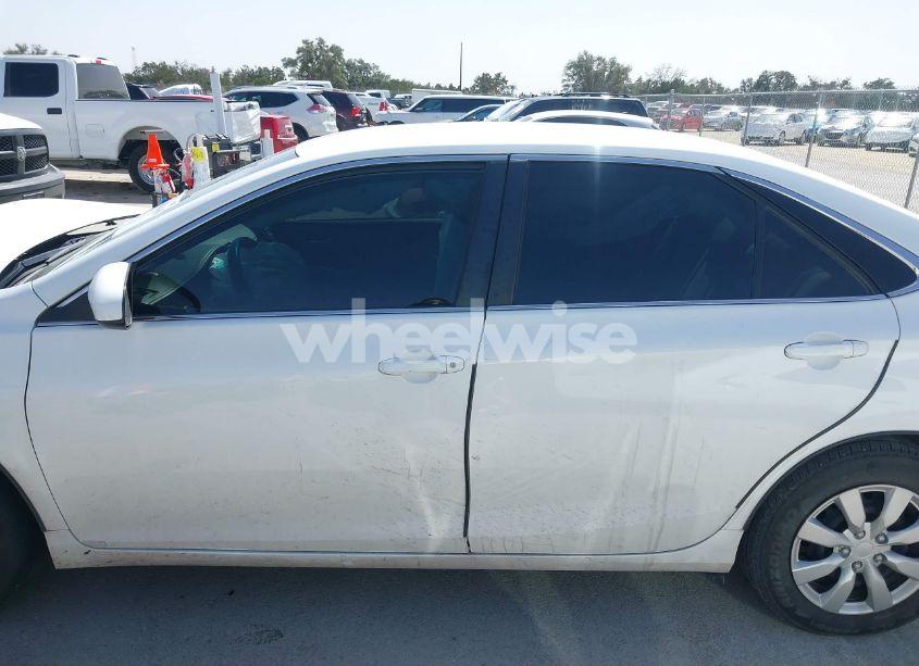 Photo 14 of 2015 Toyota Camry LE (VIN 4T1BF1FK3FU043251)