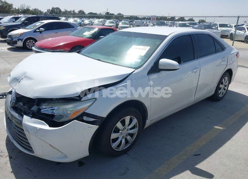Photo 2 of 2015 Toyota Camry LE (VIN 4T1BF1FK3FU043251)