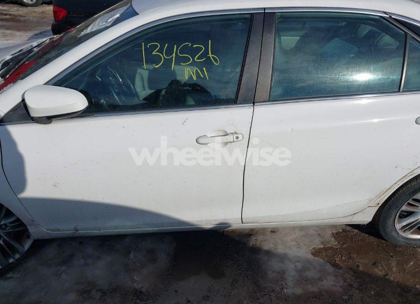 Photo 14 of 2015 Toyota Camry SE (VIN 4T1BF1FK3FU051074)