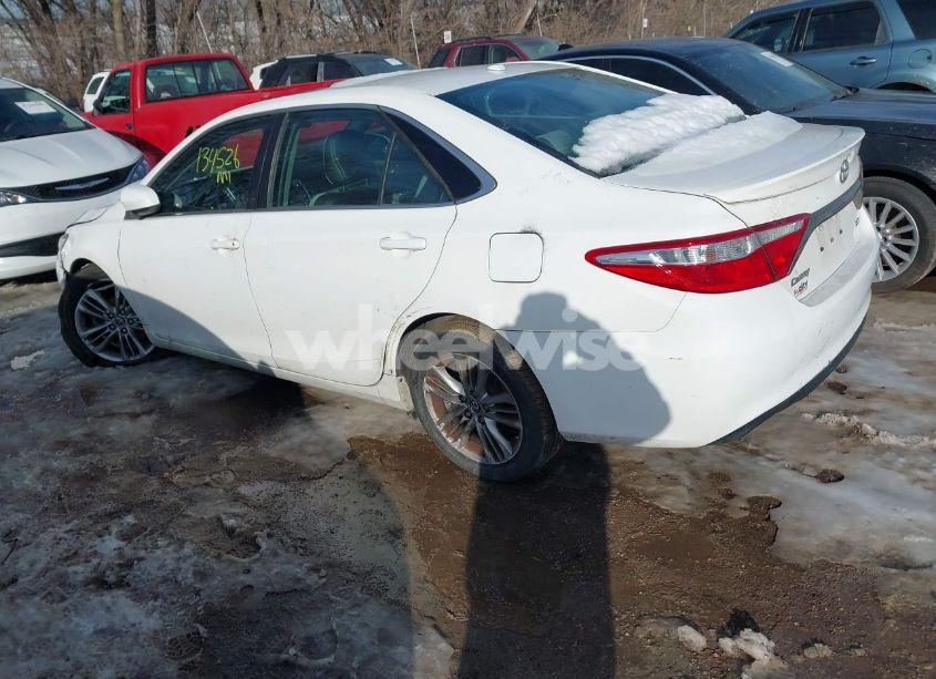 Photo 3 of 2015 Toyota Camry SE (VIN 4T1BF1FK3FU051074)