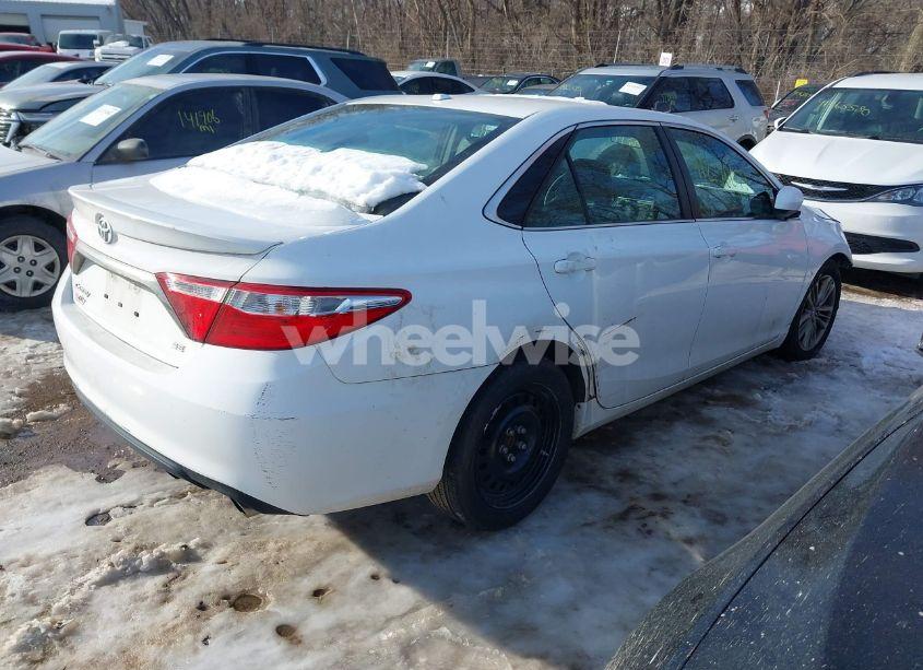 Photo 4 of 2015 Toyota Camry SE (VIN 4T1BF1FK3FU051074)
