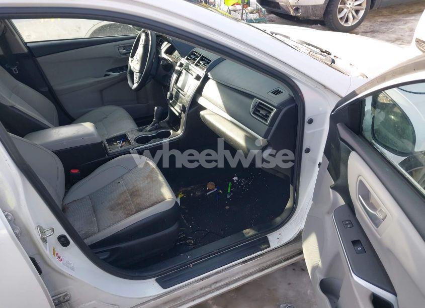 Photo 5 of 2015 Toyota Camry SE (VIN 4T1BF1FK3FU051074)