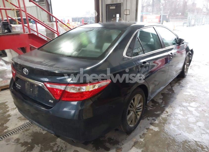 Photo 4 of 2015 Toyota Camry SE (VIN 4T1BF1FK3FU054427)