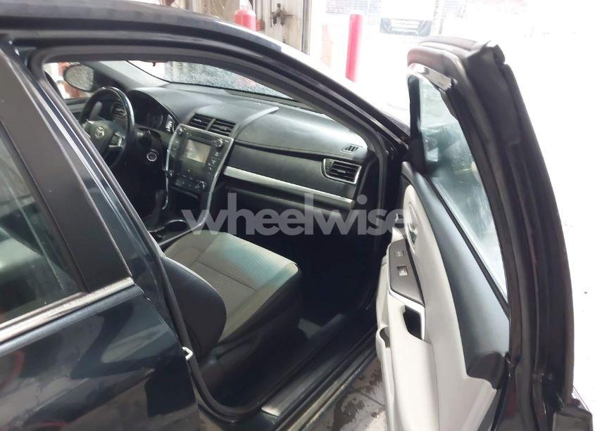 Photo 5 of 2015 Toyota Camry SE (VIN 4T1BF1FK3FU054427)