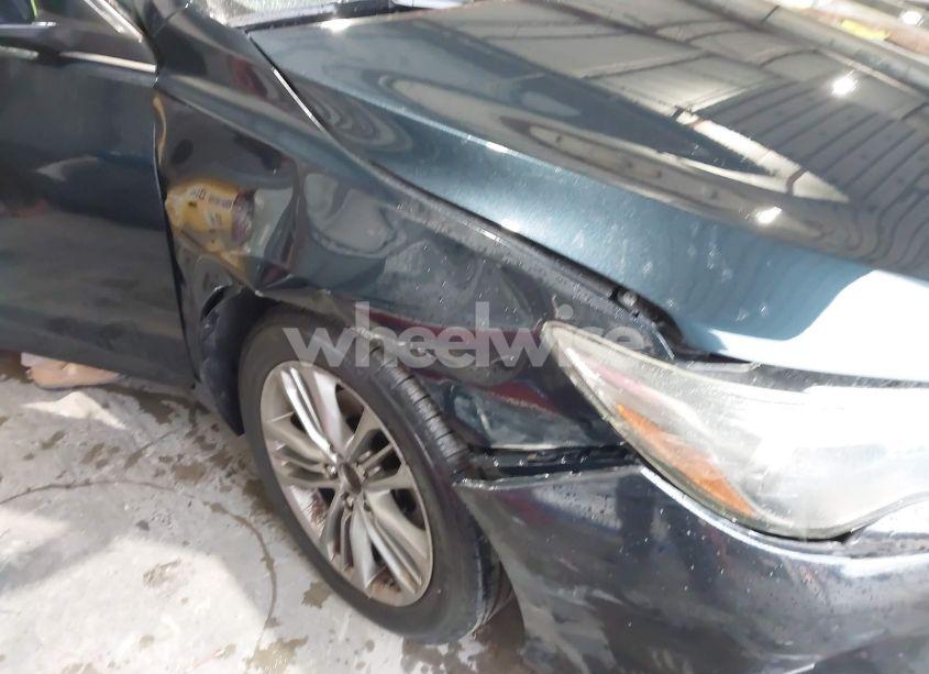 Photo 6 of 2015 Toyota Camry SE (VIN 4T1BF1FK3FU054427)