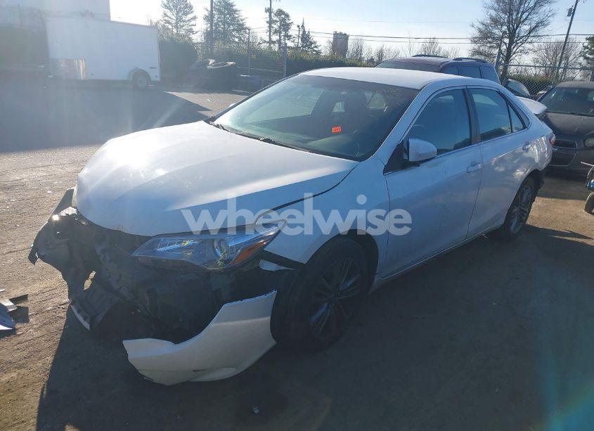 Photo 2 of 2015 Toyota Camry SE (VIN 4T1BF1FK3FU072605)