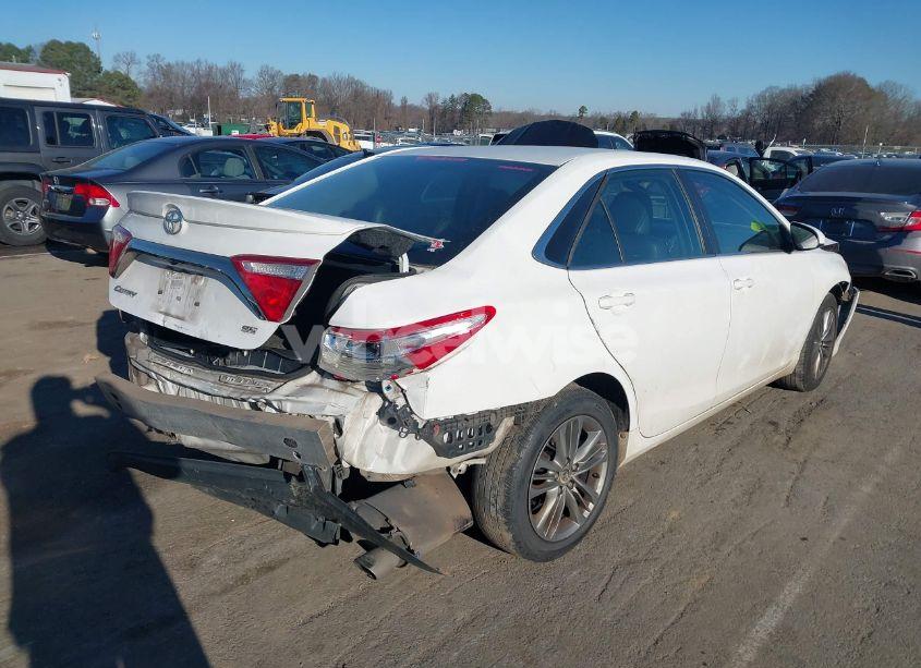 Photo 4 of 2015 Toyota Camry SE (VIN 4T1BF1FK3FU072605)