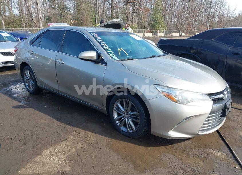 2015 Toyota Camry SE (VIN 4T1BF1FK3FU078775) main photo