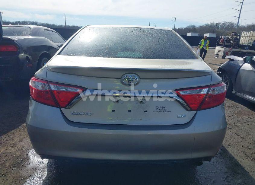 Photo 16 of 2015 Toyota Camry SE (VIN 4T1BF1FK3FU078775)