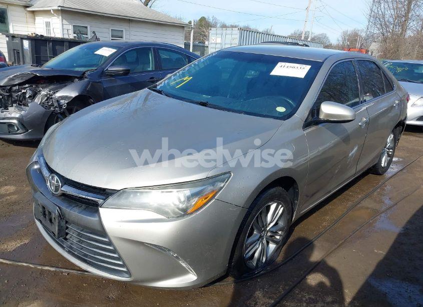 Photo 2 of 2015 Toyota Camry SE (VIN 4T1BF1FK3FU078775)