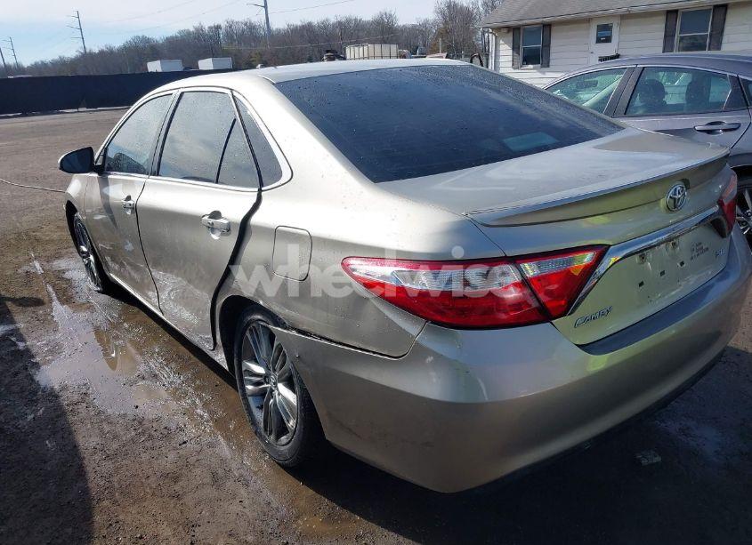 Photo 3 of 2015 Toyota Camry SE (VIN 4T1BF1FK3FU078775)