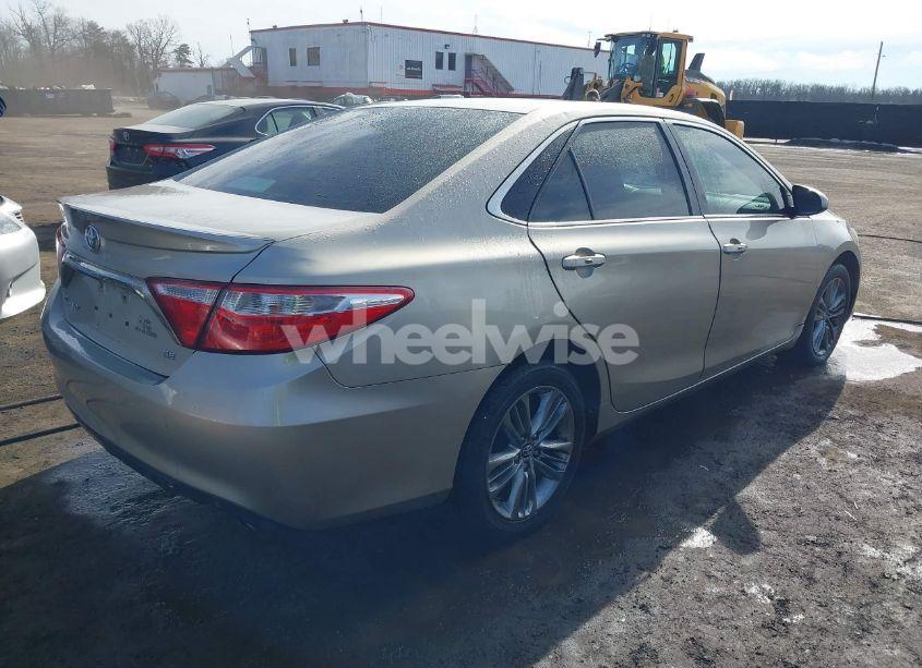 Photo 4 of 2015 Toyota Camry SE (VIN 4T1BF1FK3FU078775)