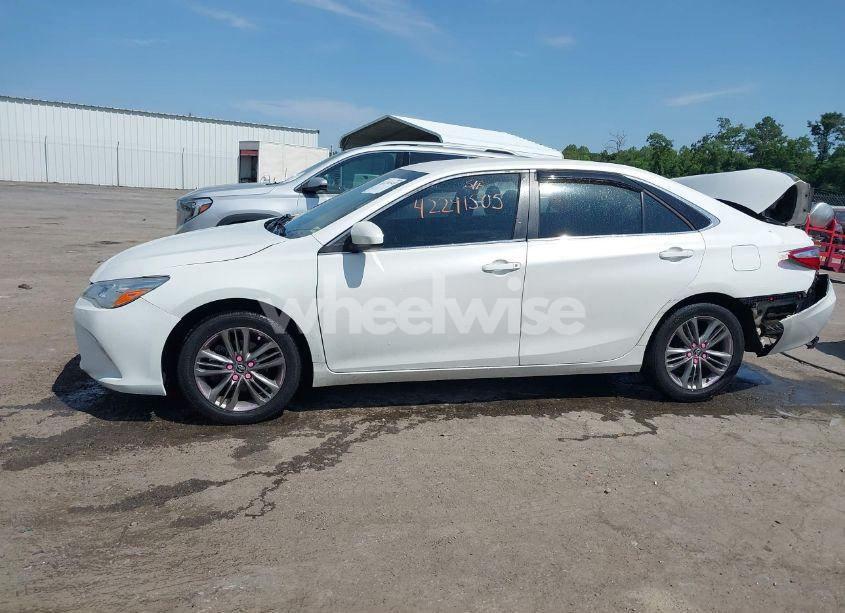 Photo 14 of 2015 Toyota Camry SE (VIN 4T1BF1FK3FU079182)