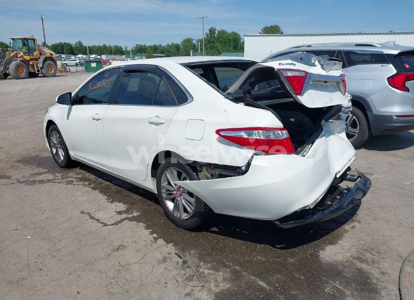Photo 3 of 2015 Toyota Camry SE (VIN 4T1BF1FK3FU079182)