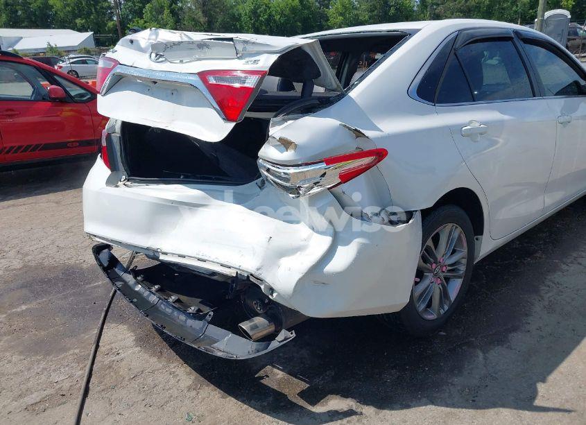 Photo 6 of 2015 Toyota Camry SE (VIN 4T1BF1FK3FU079182)