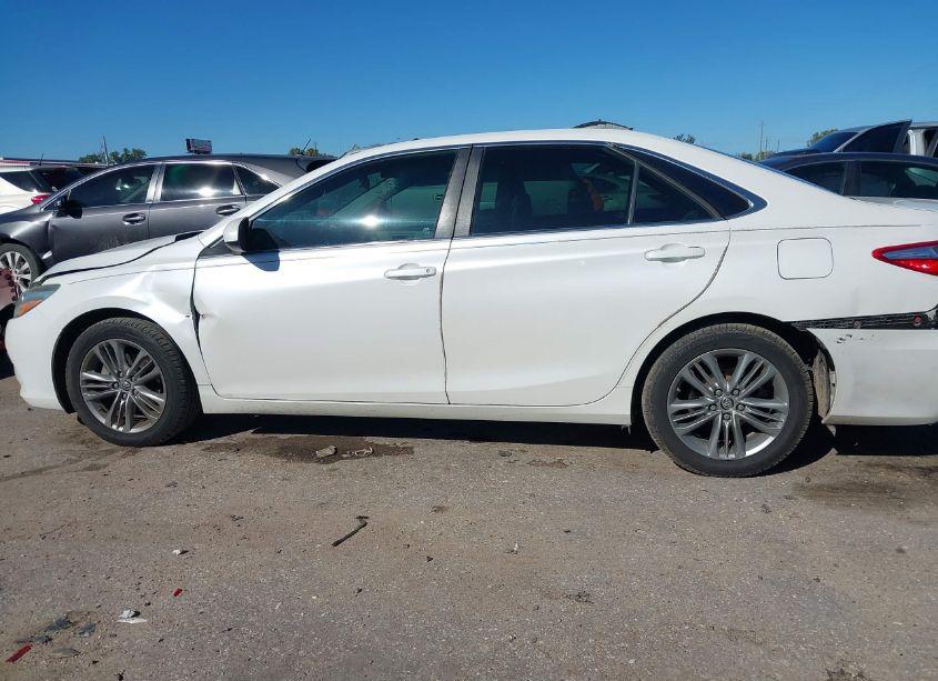 Photo 13 of 2015 Toyota Camry SE (VIN 4T1BF1FK3FU084785)