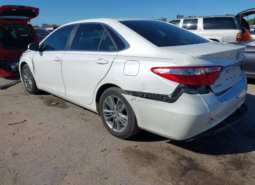 Photo 3 of 2015 Toyota Camry SE (VIN 4T1BF1FK3FU084785)
