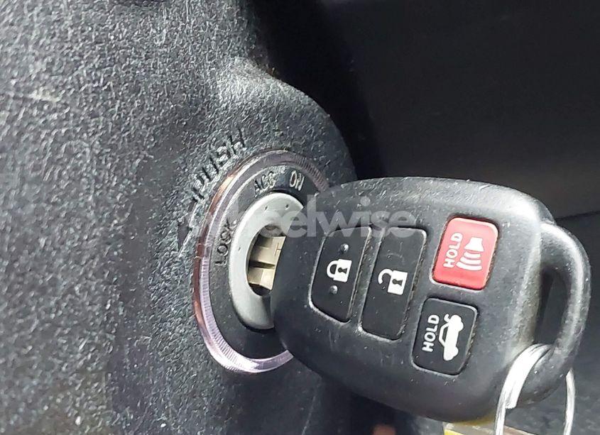 Photo 11 of 2015 Toyota Camry SE (VIN 4T1BF1FK3FU085130)