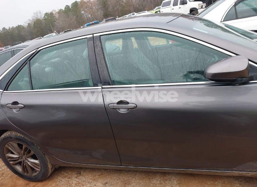 Photo 13 of 2015 Toyota Camry SE (VIN 4T1BF1FK3FU085130)