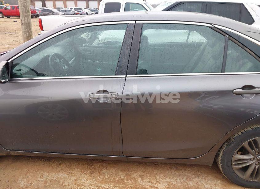 Photo 14 of 2015 Toyota Camry SE (VIN 4T1BF1FK3FU085130)