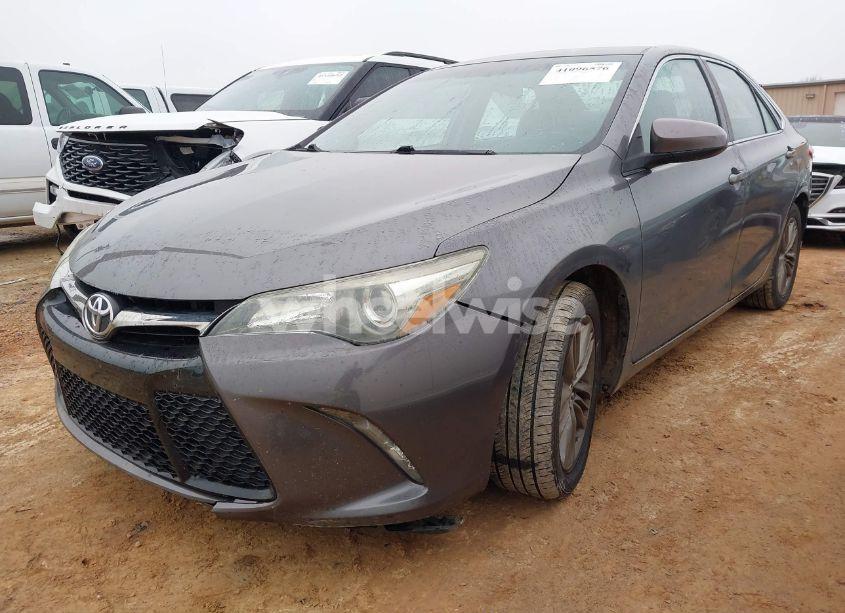 Photo 2 of 2015 Toyota Camry SE (VIN 4T1BF1FK3FU085130)