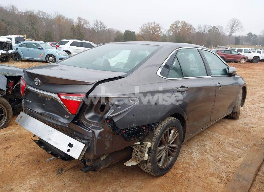 Photo 4 of 2015 Toyota Camry SE (VIN 4T1BF1FK3FU085130)