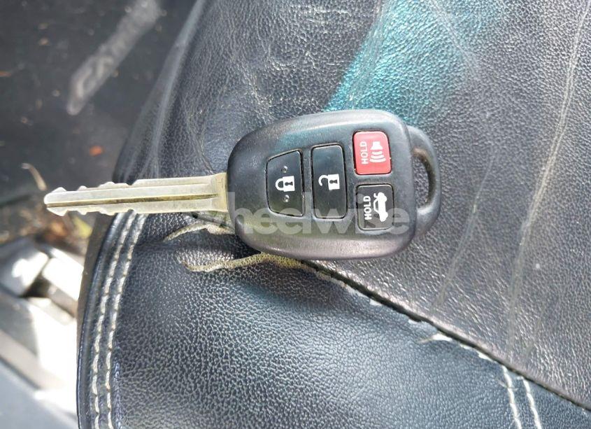 Photo 11 of 2015 Toyota Camry XLE (VIN 4T1BF1FK3FU085449)