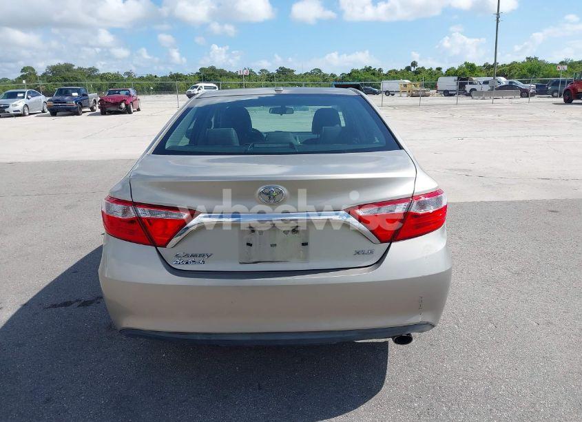 Photo 16 of 2015 Toyota Camry XLE (VIN 4T1BF1FK3FU085449)