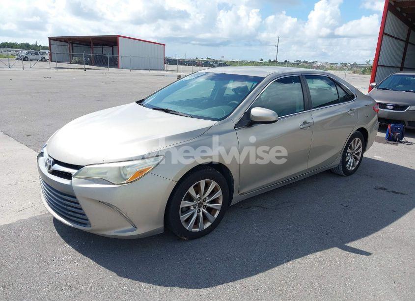 Photo 2 of 2015 Toyota Camry XLE (VIN 4T1BF1FK3FU085449)