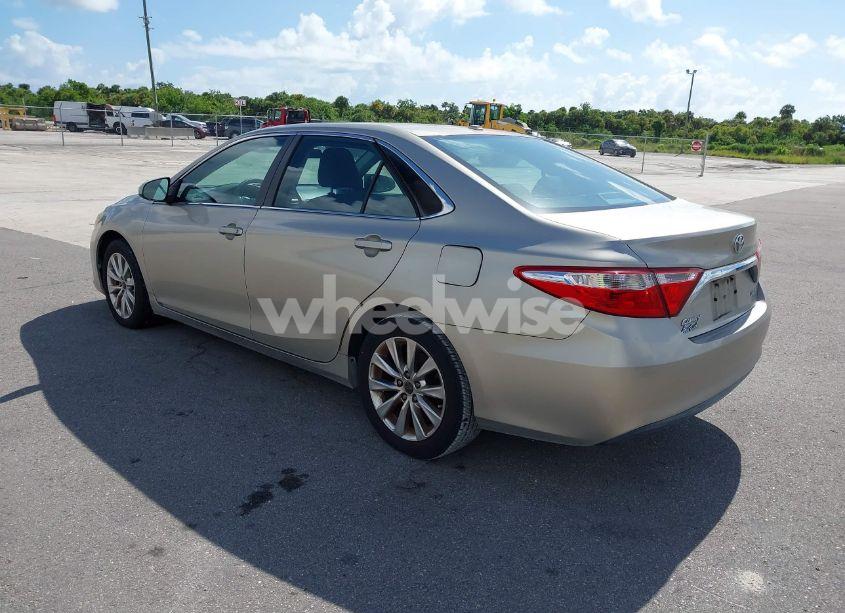 Photo 3 of 2015 Toyota Camry XLE (VIN 4T1BF1FK3FU085449)