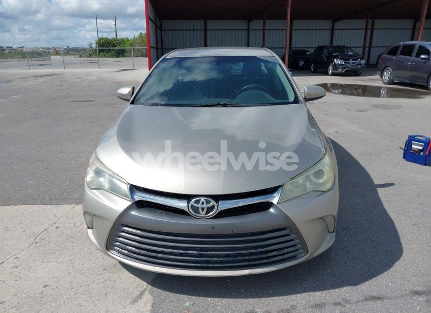 Photo 6 of 2015 Toyota Camry XLE (VIN 4T1BF1FK3FU085449)