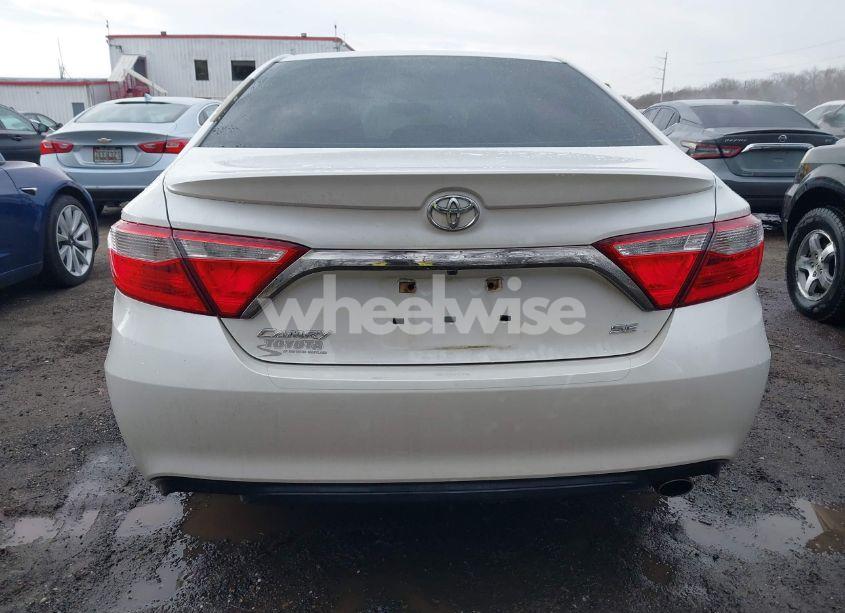 Photo 16 of 2015 Toyota Camry SE (VIN 4T1BF1FK3FU088531)
